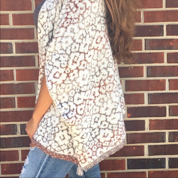 Knox Rose / Oversized Sweater-Poncho - Picture 3 of 6
